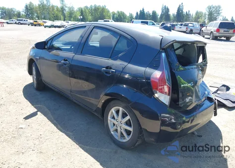 2015 Toyota Prius C из США, поврежденный, VIN JTDKDTB31F1103937